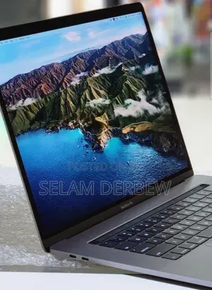 New Laptop Apple MacBook Pro 2017 16GB Intel Core I7 SSD 512GB