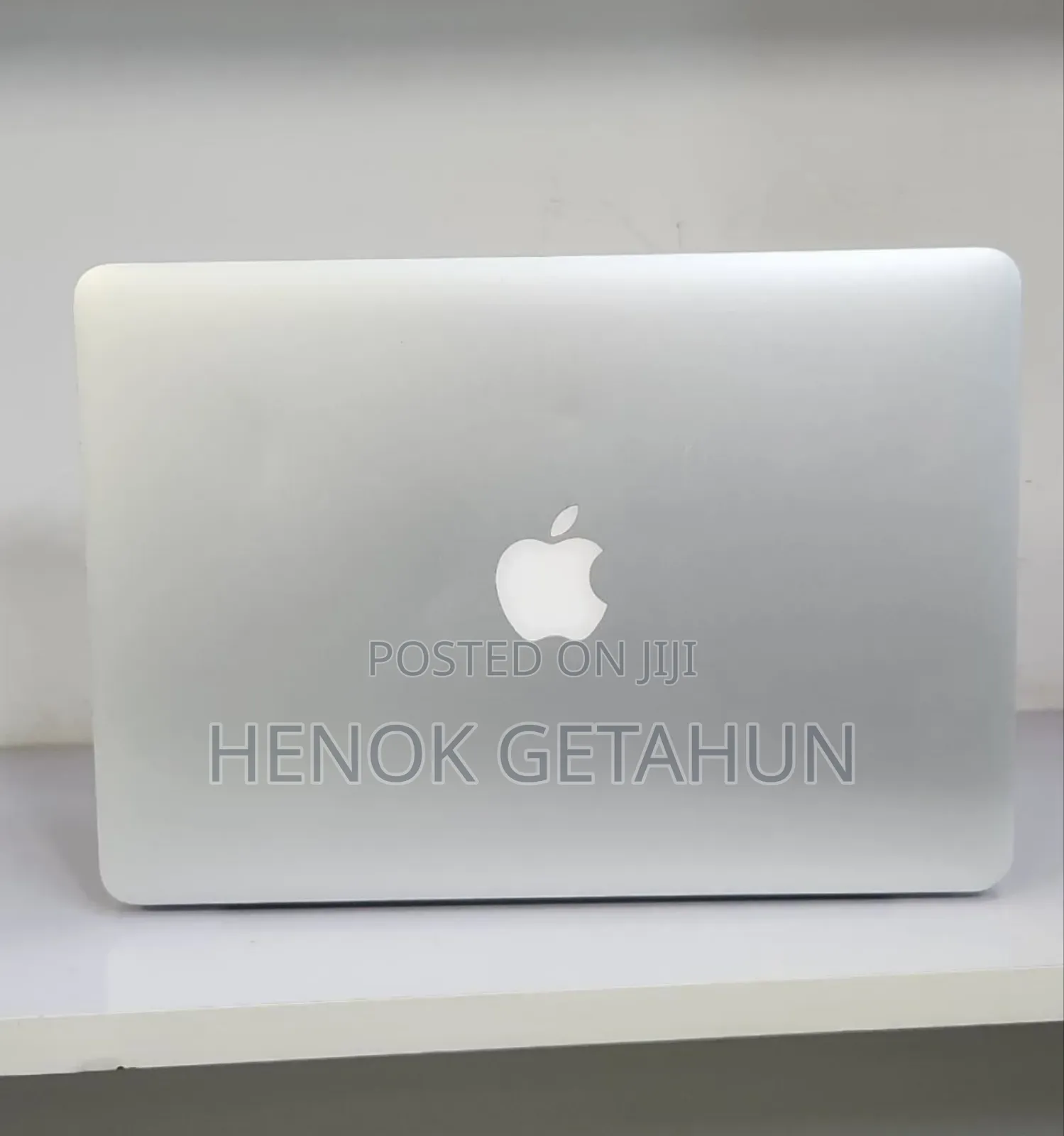 New Laptop Apple MacBook Pro 2015 8GB Intel Core I5 SSD 256GB