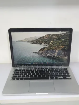 New Laptop Apple MacBook Pro 2015 8GB Intel Core I5 SSD 256GB