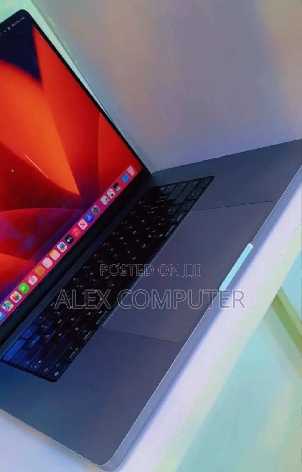 New Laptop Apple MacBook Pro 2022 M2 16GB Apple M2 SSD 1T