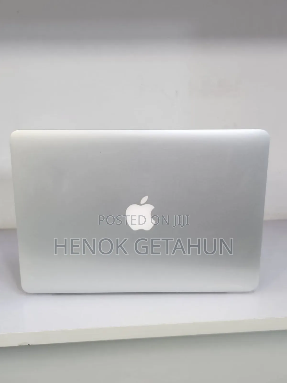 New Laptop Apple MacBook Pro 2015 8GB Intel Core I5 SSD 256GB