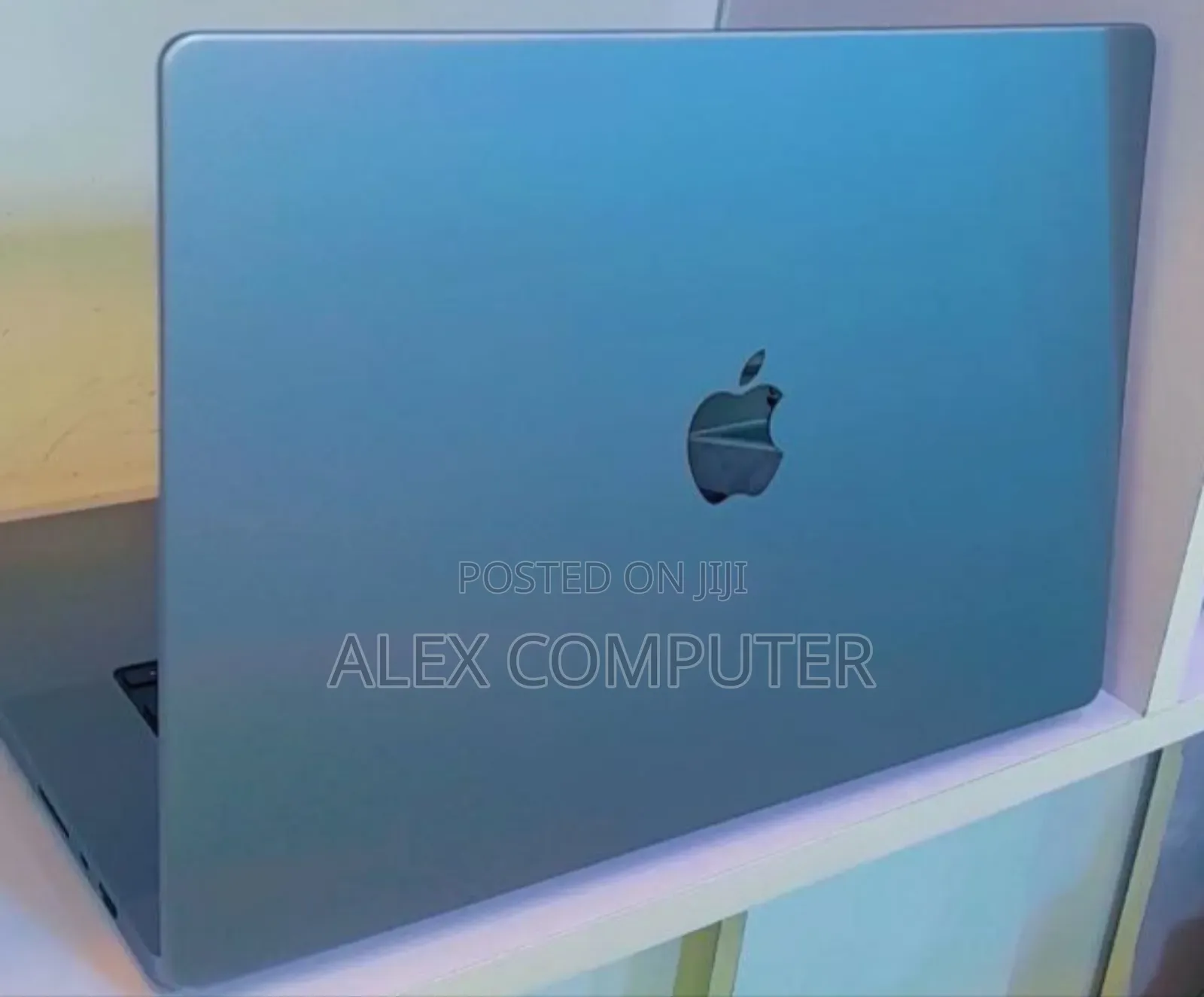 New Laptop Apple MacBook Pro 2022 M2 16GB Apple M2 SSD 1T