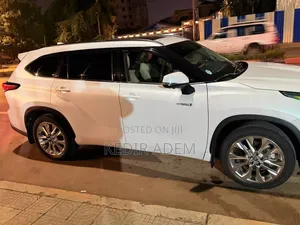 Toyota Highlander 2023 White