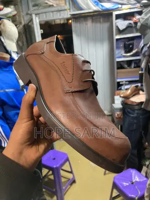 ምቻት ያላቸው ጫማ Shoes Italy