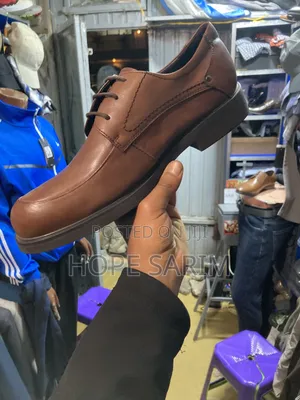 ምቻት ያላቸው ጫማ Shoes Italy