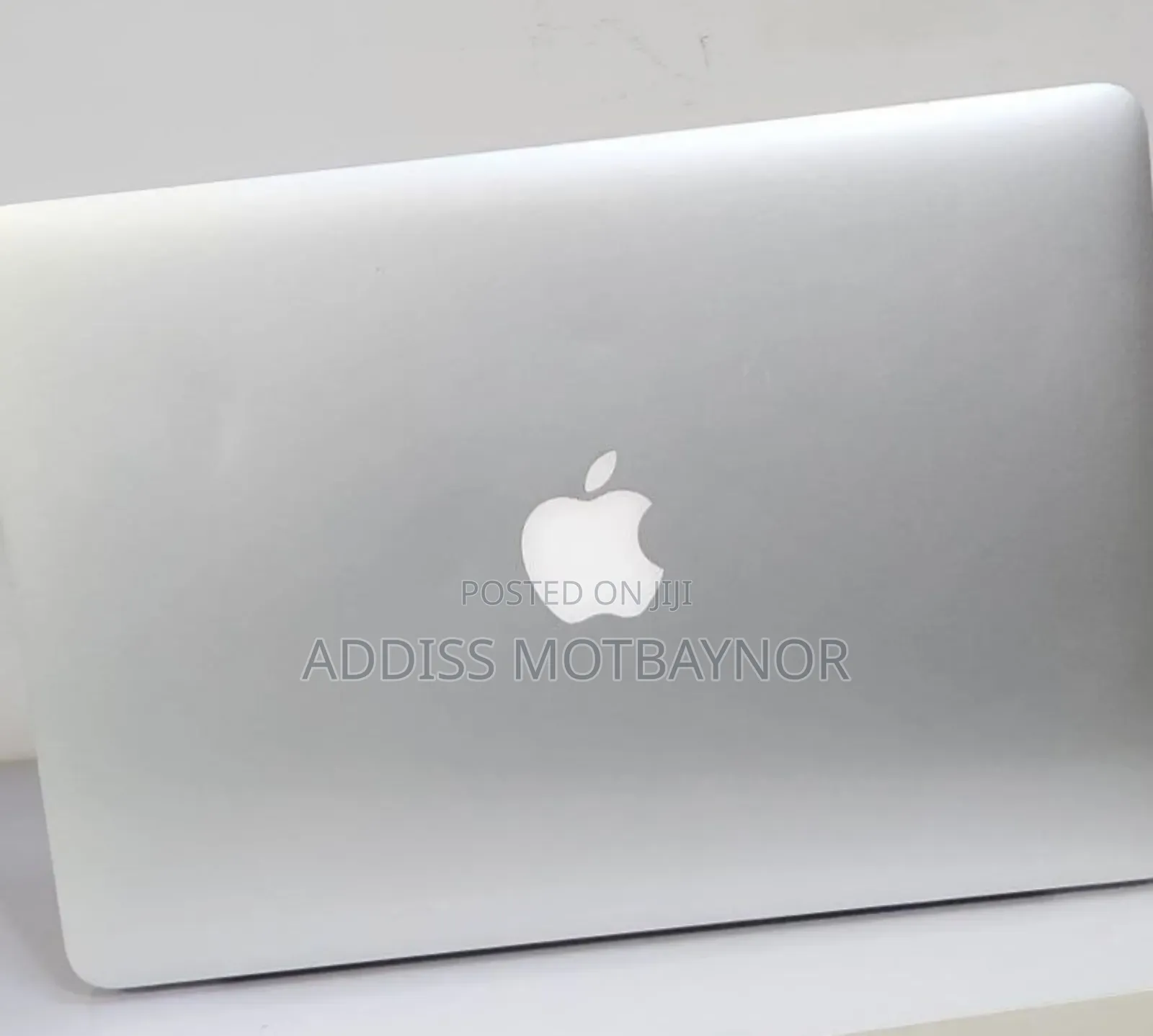 New Laptop Apple MacBook 2015 8GB Intel Core I5 SSD 256GB