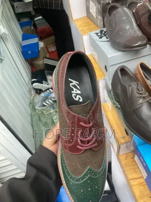 ከማንያውም ጋር የምለበሱ ጫማች Shoes