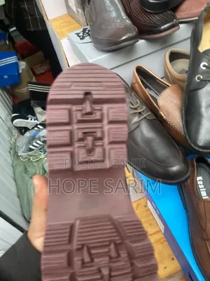 ከማንያውም ጋር የምለበሱ ጫማች Shoes