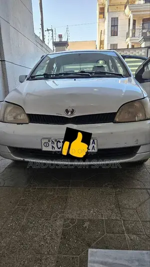 Photo - Toyota Platz 2001 Silver