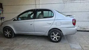 Toyota Platz 2001 Silver