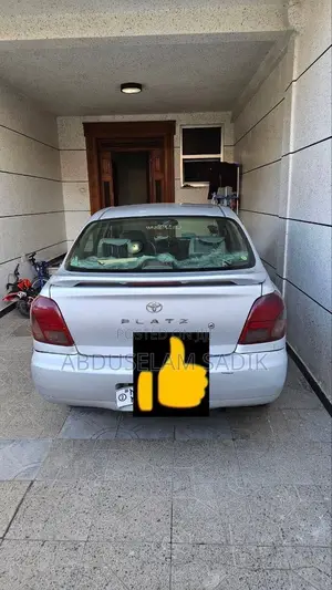 Toyota Platz 2001 Silver