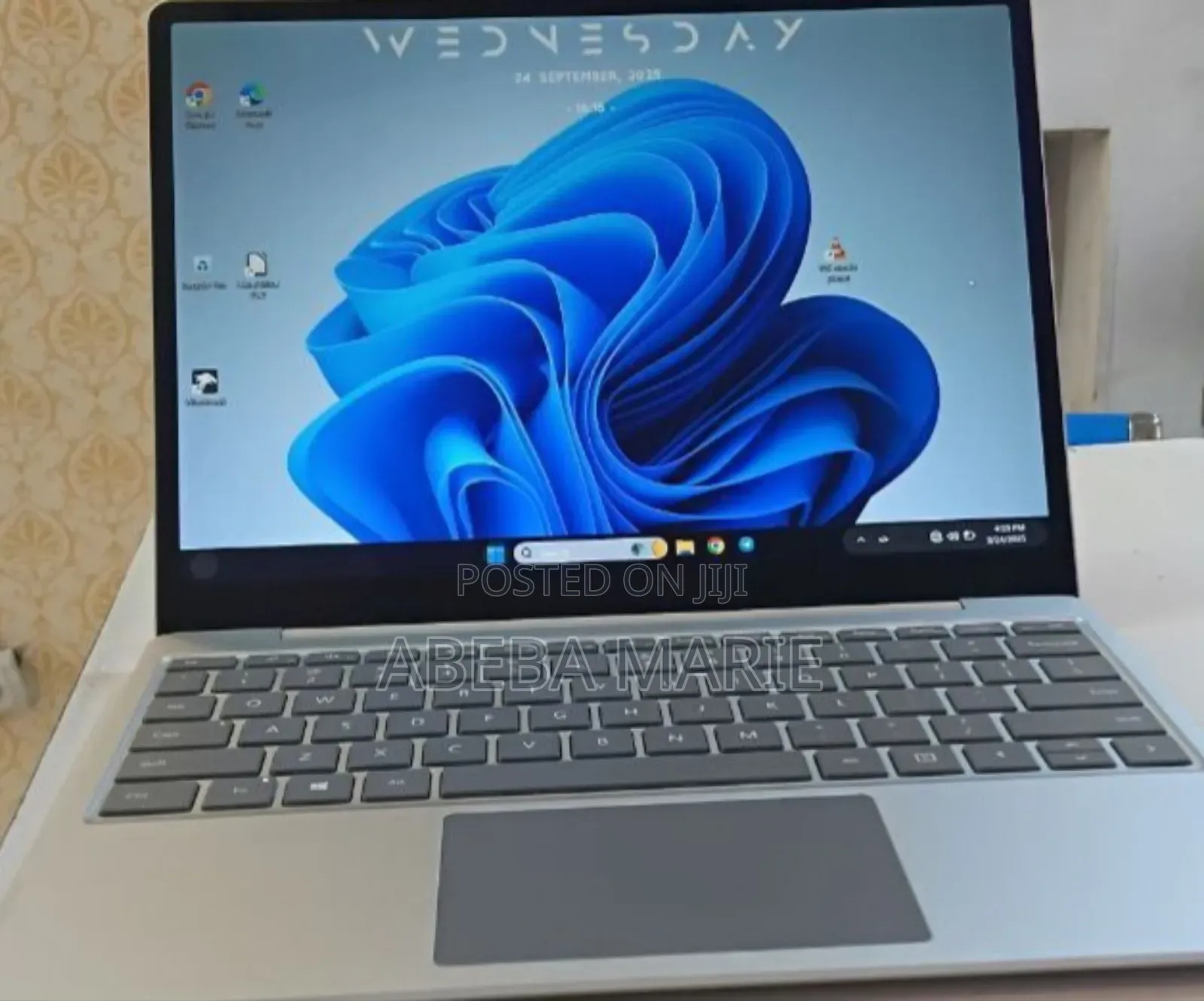 New Laptop Microsoft Surface 8GB Intel Core I5 SSD 128GB