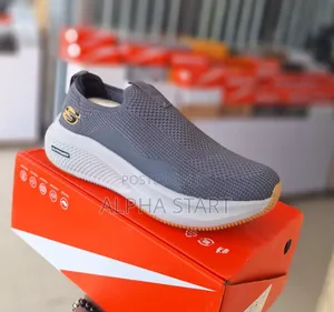 Photo -  Skechers Comfort Sneakers 
 Made in Vietnam