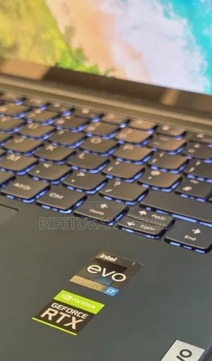 New Laptop Lenovo 8GB Intel Core I7 SSD 1T