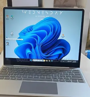 New Laptop Microsoft Surface 8GB Intel Core I5 SSD 128GB