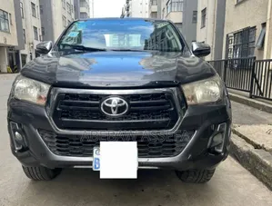 Toyota Hilux 2020 Gray