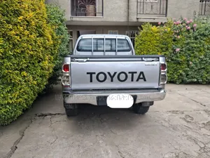 Toyota Hilux 2015 Silver
