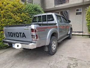 Toyota Hilux 2015 Silver