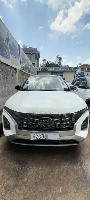Photo - Hyundai Creta 2022 White