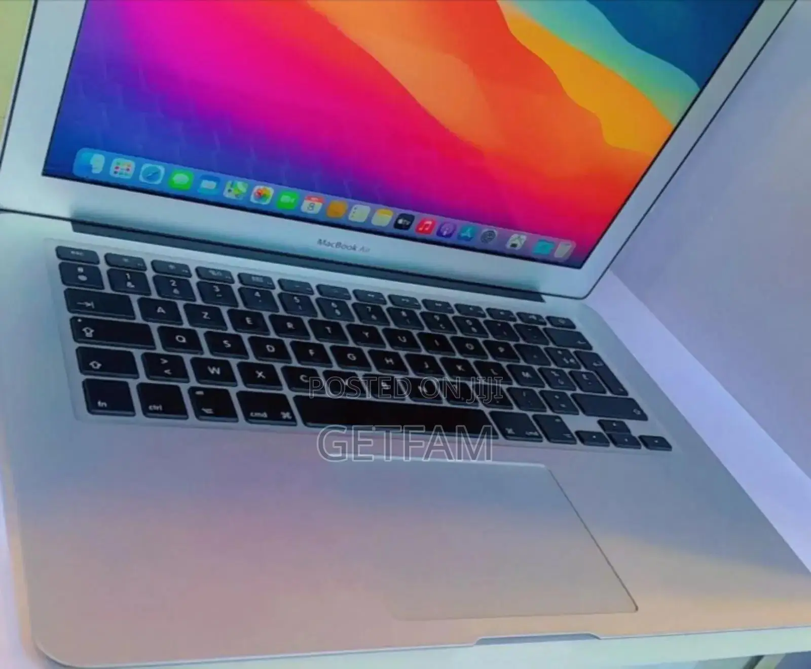 New Laptop Apple MacBook Pro 2017 8GB Intel Core I5 SSD 256GB