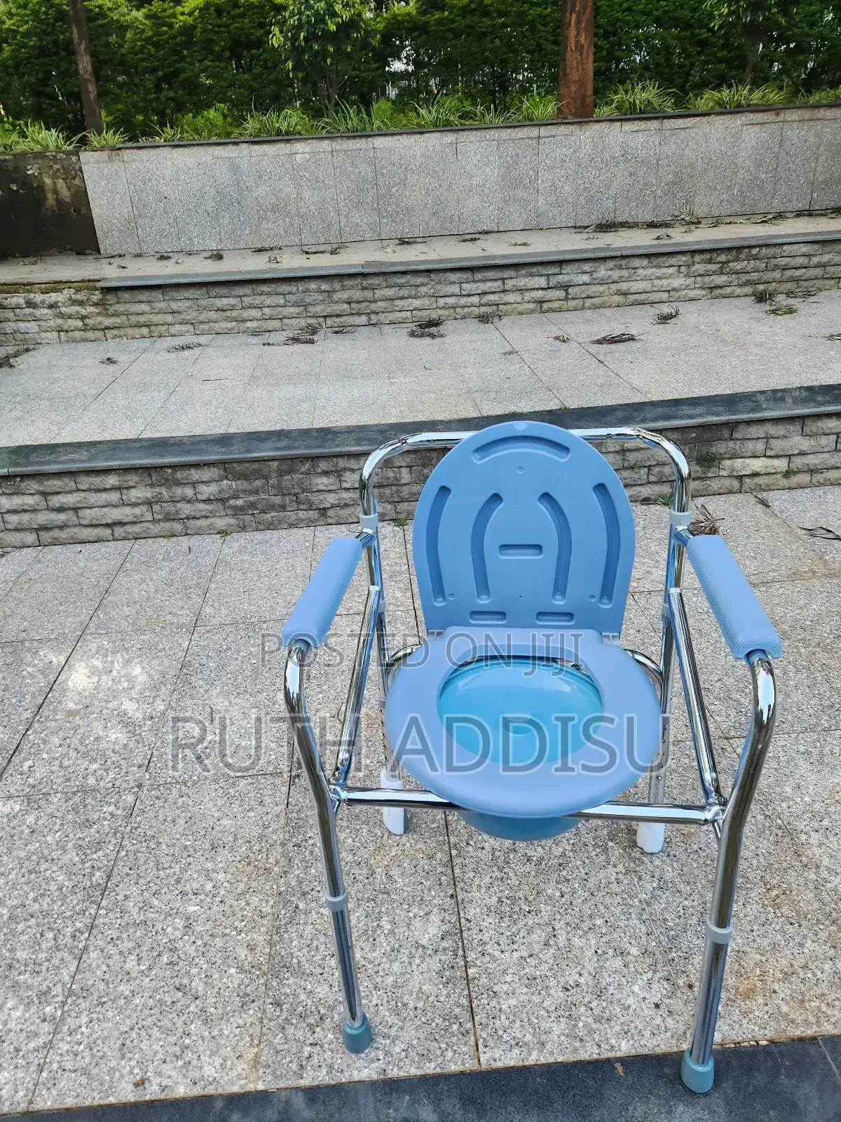 Commode Chair仔在brand New Foldable腔^Commode Chair鳵向commode Chair New