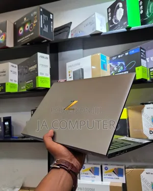 New Laptop HP ZBook Firefly G8 16GB Intel Core I7 SSD 512GB