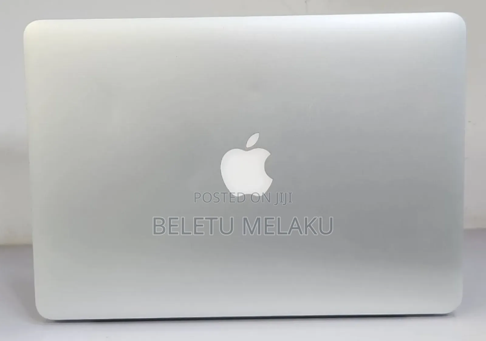 New Laptop Apple MacBook Pro 2015 8GB Intel Core I5 SSD 256GB