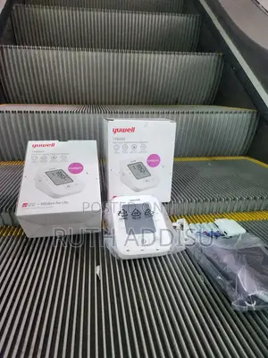 Photo - Blood Pressuer Monitor庫存digital Blood Pressure Monitor Yuwell