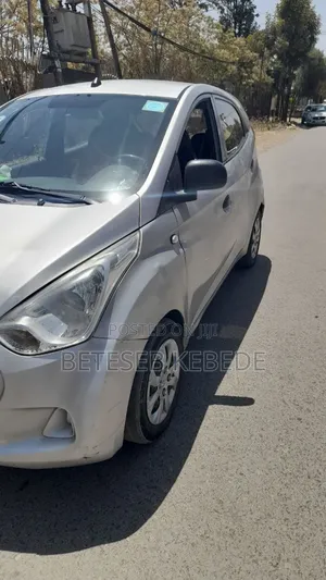 Hyundai Eon 2014 Silver