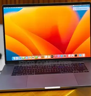 Photo - New Laptop Apple MacBook Pro 2019 32GB Intel Core I9 SSD 1T