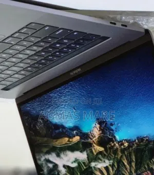 New Laptop Apple MacBook Pro 2017 16GB Intel Core I7 SSD 512GB