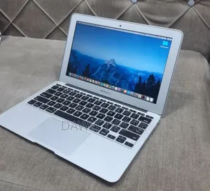 New Apple MacBook Air 2025 M4 13-Inch 4GB Intel Core I5 SSD 128GB