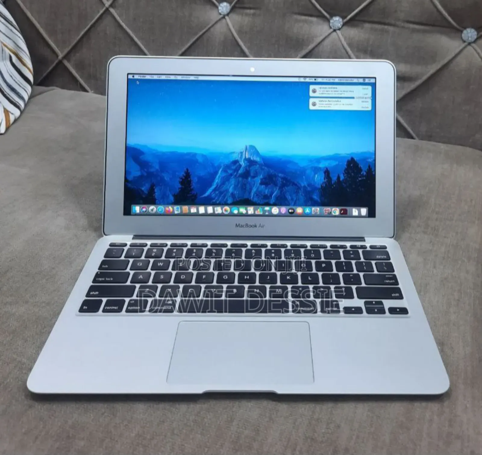 New Apple MacBook Air 2025 M4 13-Inch 4GB Intel Core I5 SSD 128GB