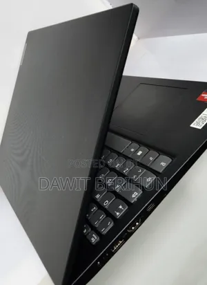 New Laptop Lenovo V15 8GB AMD Ryzen 3 SSD 256GB