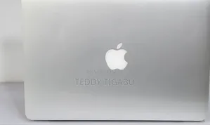 New Laptop Apple MacBook Pro 2015 8GB Intel Core I5 SSD 256GB