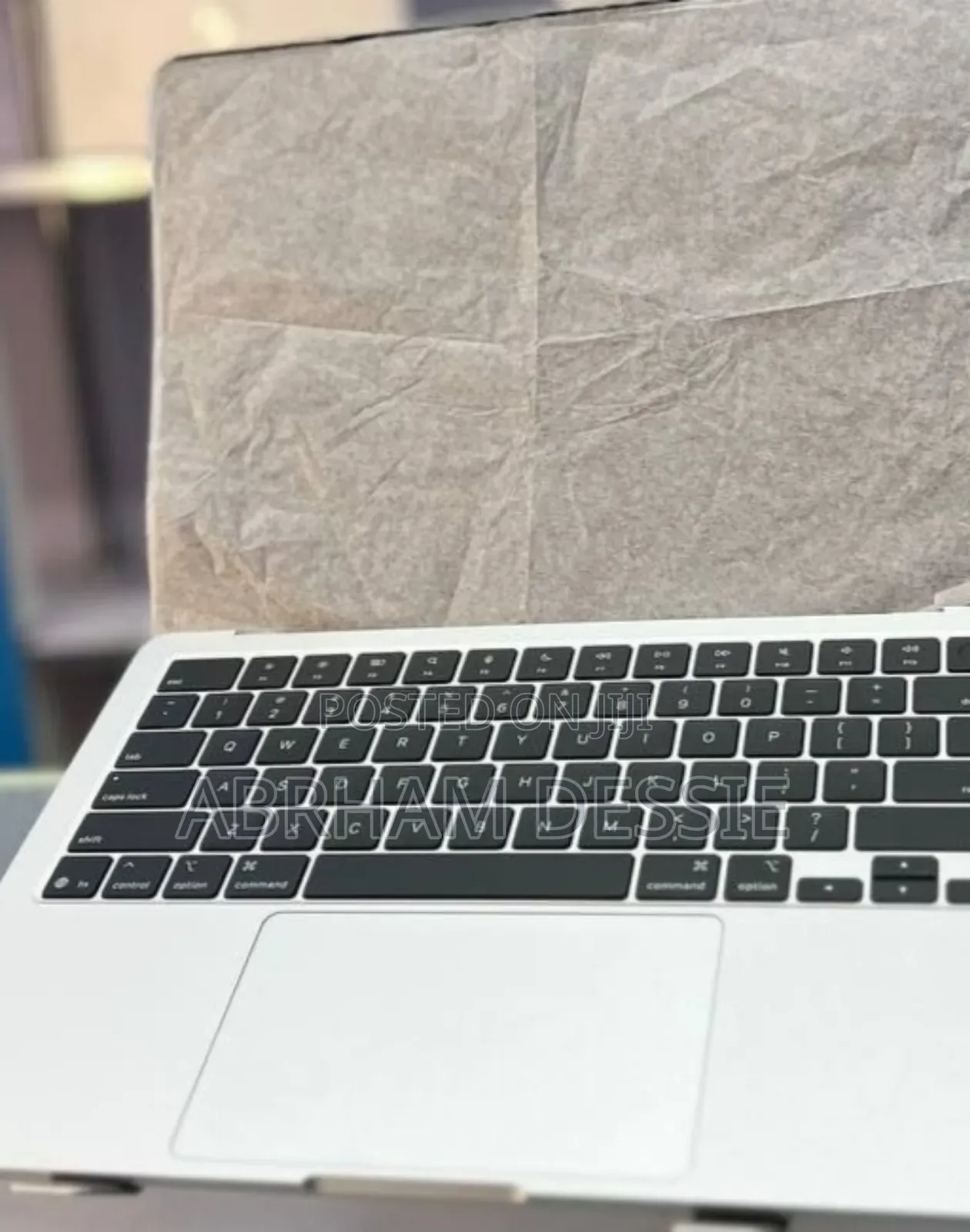 New Laptop Apple MacBook Pro 2024 M4 14-Inch 16GB Apple M4 SSD 256GB