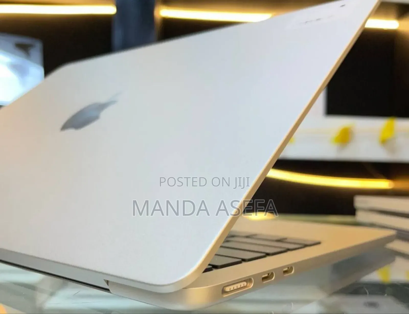 New Laptop Apple MacBook Air 2022 M2 8GB Apple M2 SSD 256GB