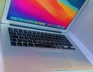 Photo - New Laptop Apple MacBook Pro 2017 8GB Intel Core I5 SSD 256GB