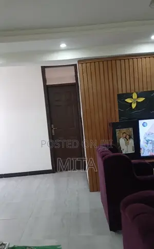 2bdrm Condo in መገናኛ ኮንዶሚኒየም 11ኛ, Bole for sale