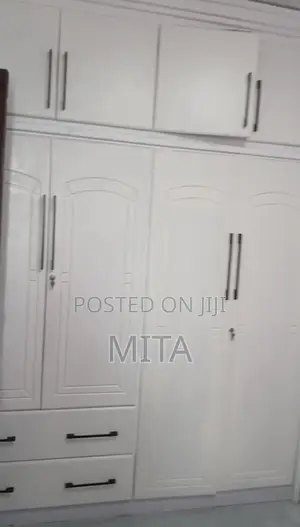 2bdrm Condo in መገናኛ ኮንዶሚኒየም 11ኛ, Bole for sale