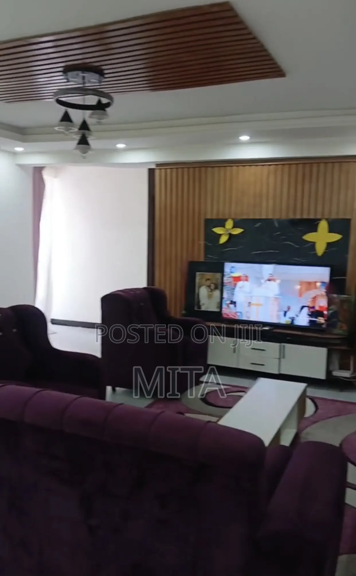 2bdrm Condo in መገናኛ ኮንዶሚኒየም 11ኛ, Bole for sale