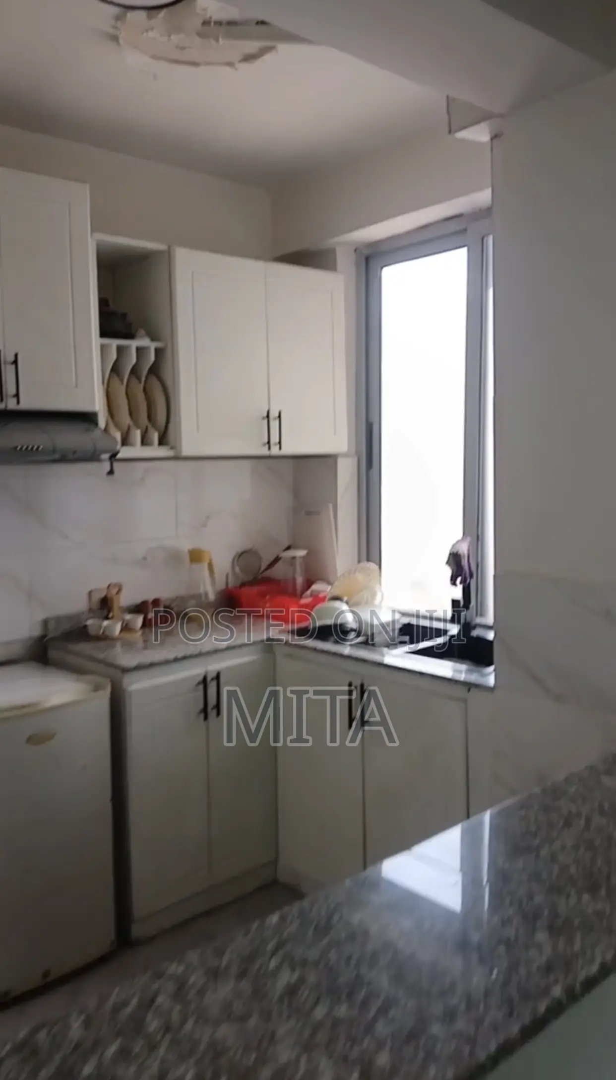 2bdrm Condo in መገናኛ ኮንዶሚኒየም 11ኛ, Bole for sale