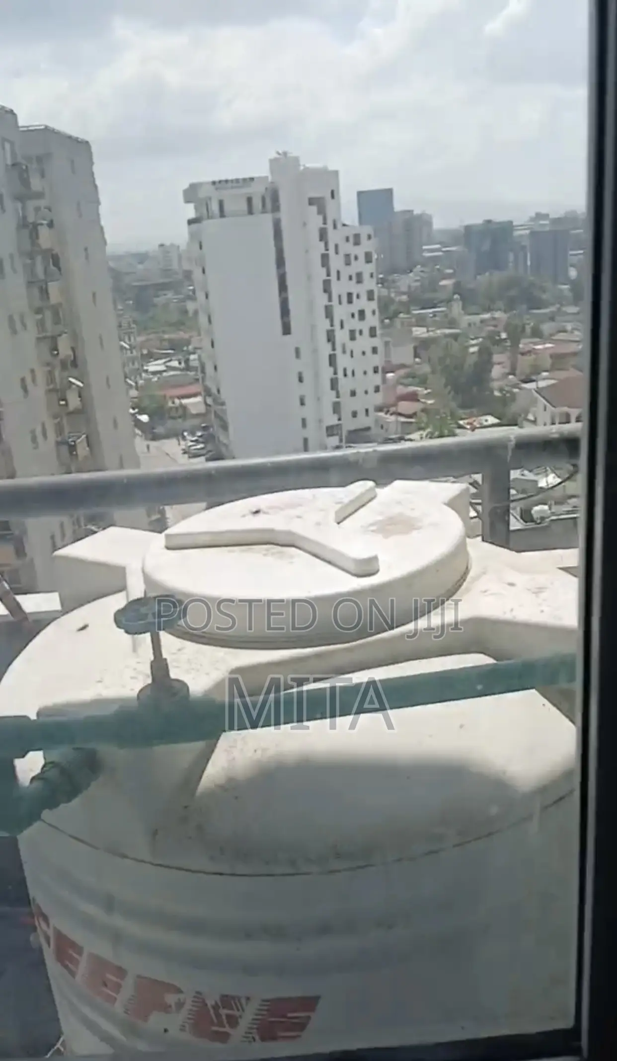 2bdrm Condo in መገናኛ ኮንዶሚኒየም 11ኛ, Bole for sale