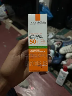 Photo - La Roche-Posay Anthelios Uvmune 400 Oil Control Gel-Cream Spf50+