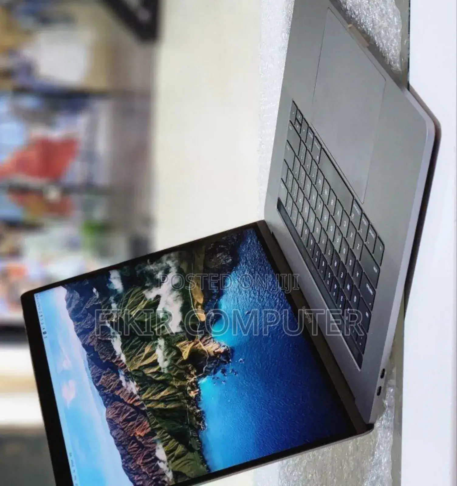 New Laptop Apple MacBook Pro 2017 16GB Intel Core I7 SSD 512GB