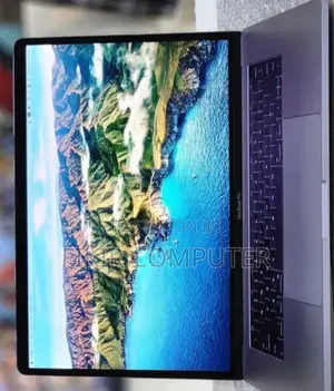 New Laptop Apple MacBook Pro 2017 16GB Intel Core I7 SSD 512GB