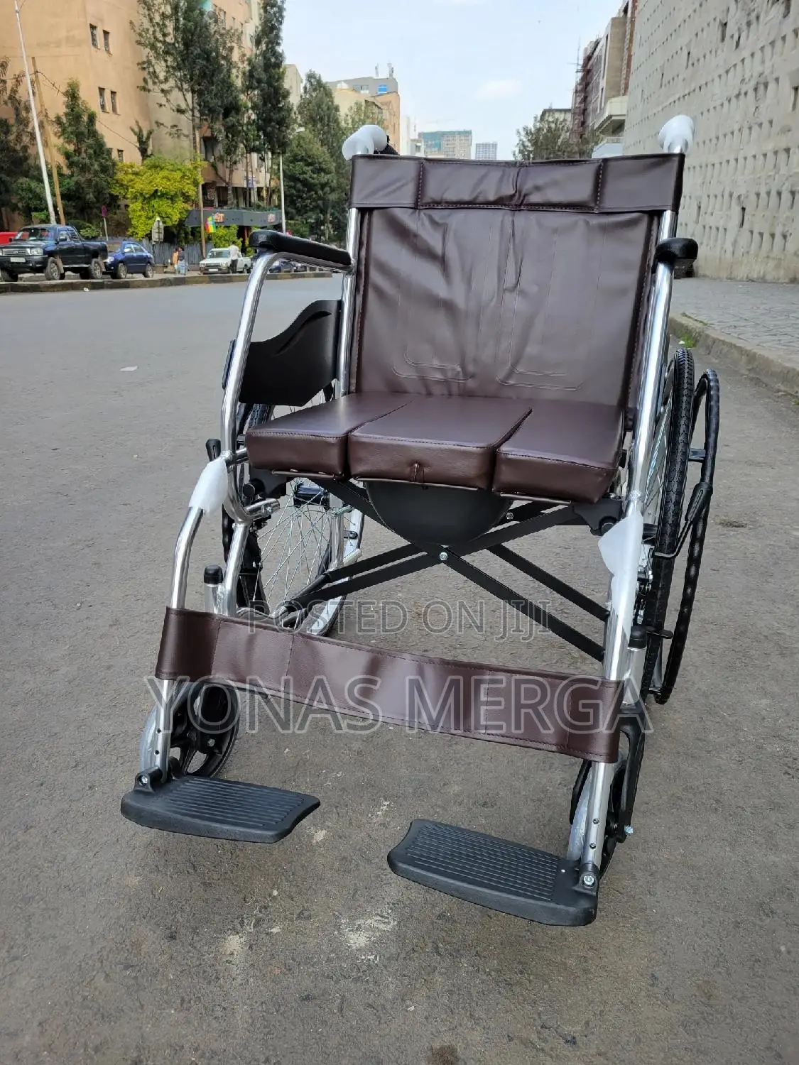 Commode Wheelchair尸0ideal for Elderly Users, Patients With Mobility
