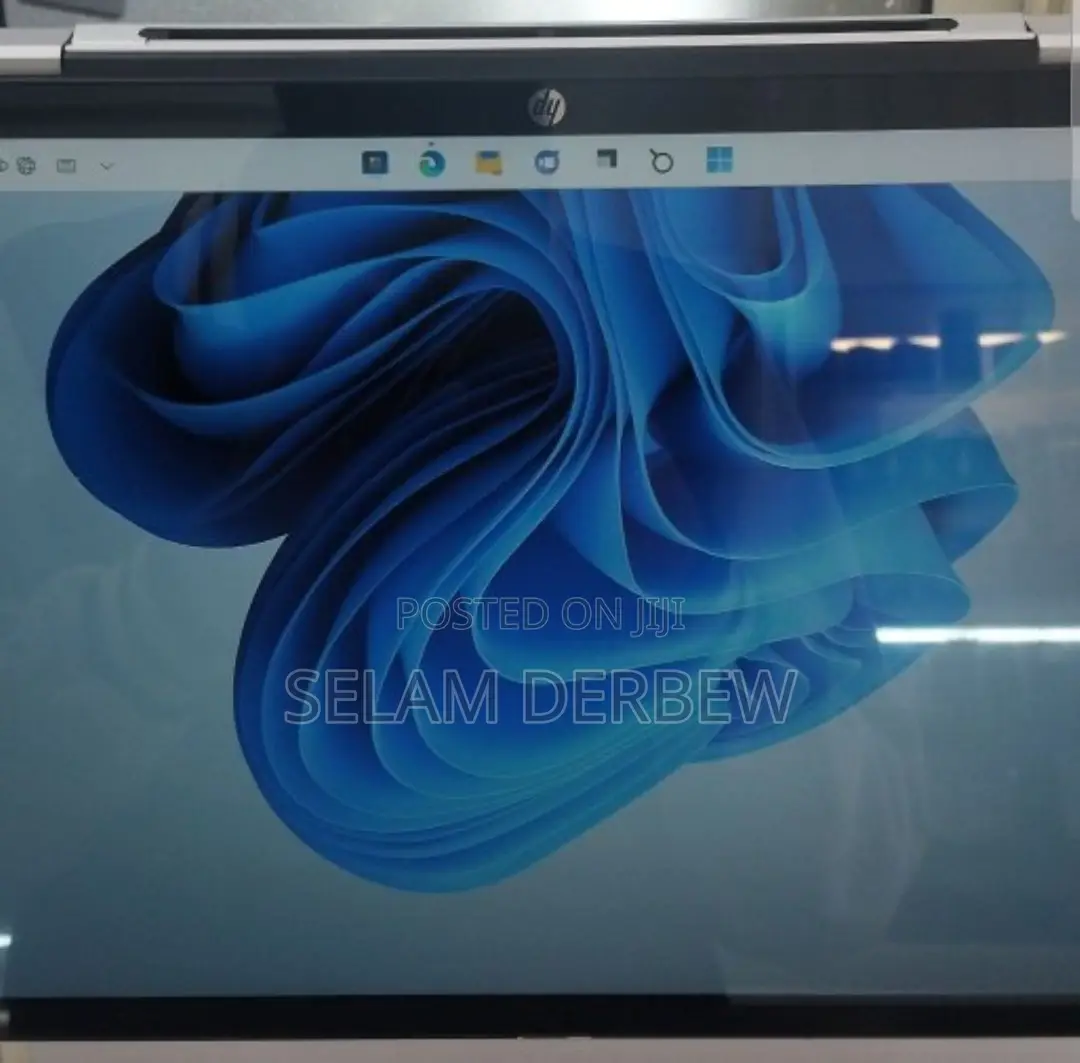 New Laptop HP OmniBook 5 Flip 16GB Intel Core Ultra 7 SSD 1T