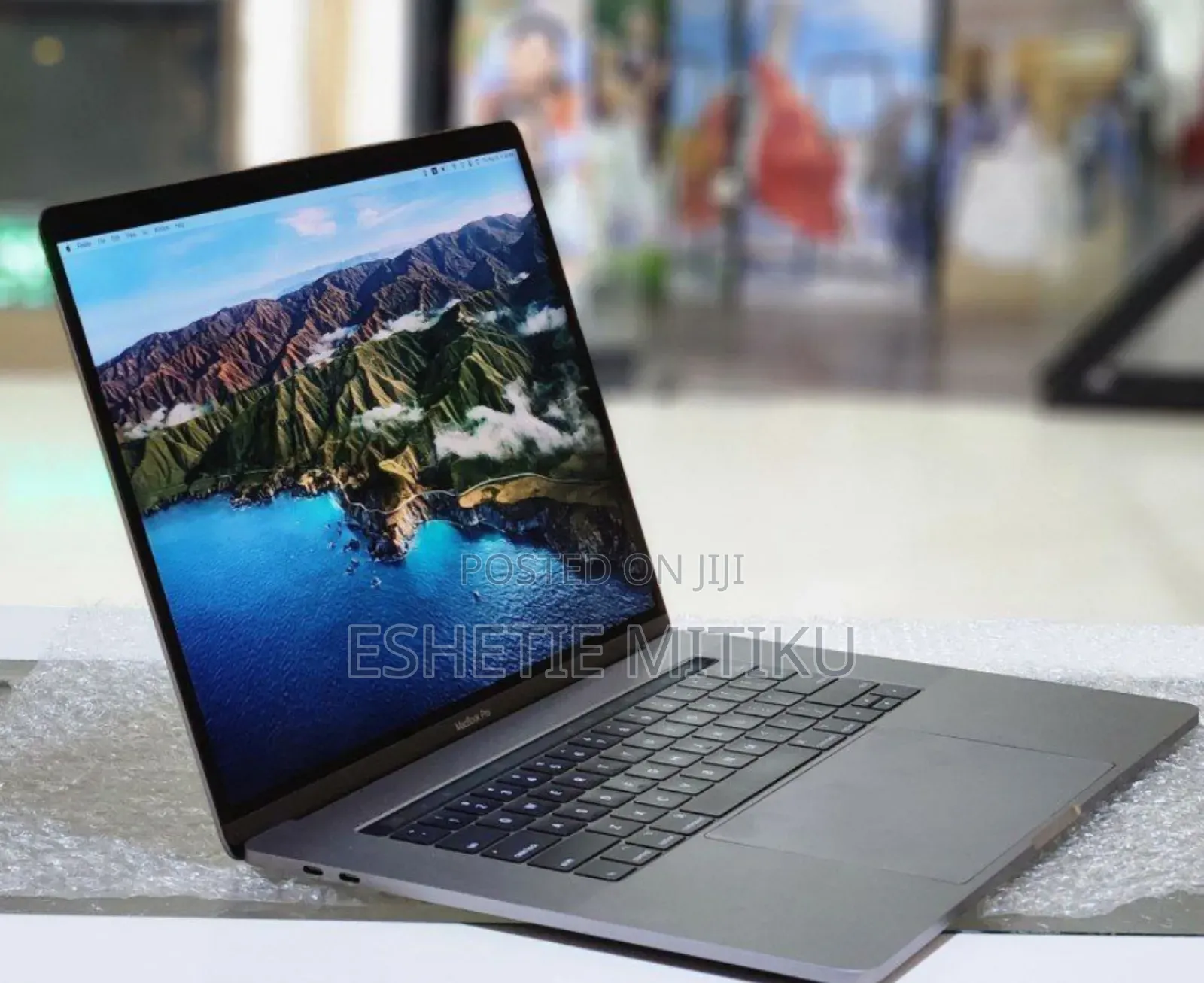 New Laptop Apple MacBook Pro 2017 16GB Intel Core I7 SSD 512GB