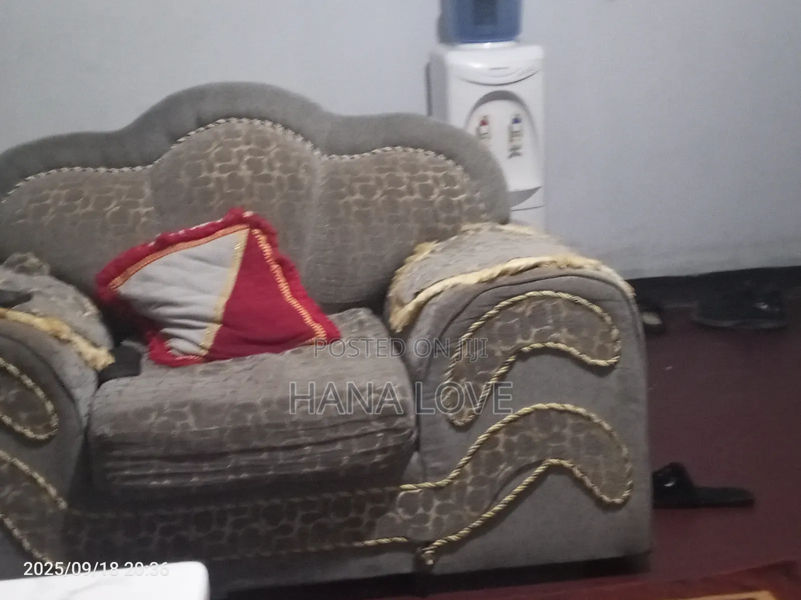 አስቸኮይ ሶፊ ሽያጭ